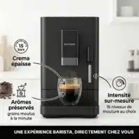Dyceros Une machine à café à grains Dyceros Setosa 15 bars | Expresso Broyeur superautomatique avec une buse à vapeur pour faire mousser le lait prépare le café dans une tasse en verre, avec une crème épaisse, une intensité personnalisable et un arôme de mouture fraîche.